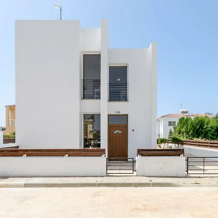 Athena #14 * Paralimni